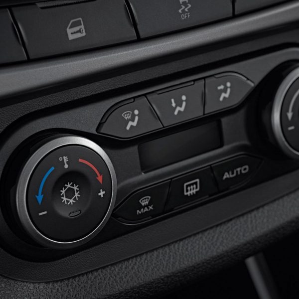 1447323757 lada vesta lime interior 055 600x600