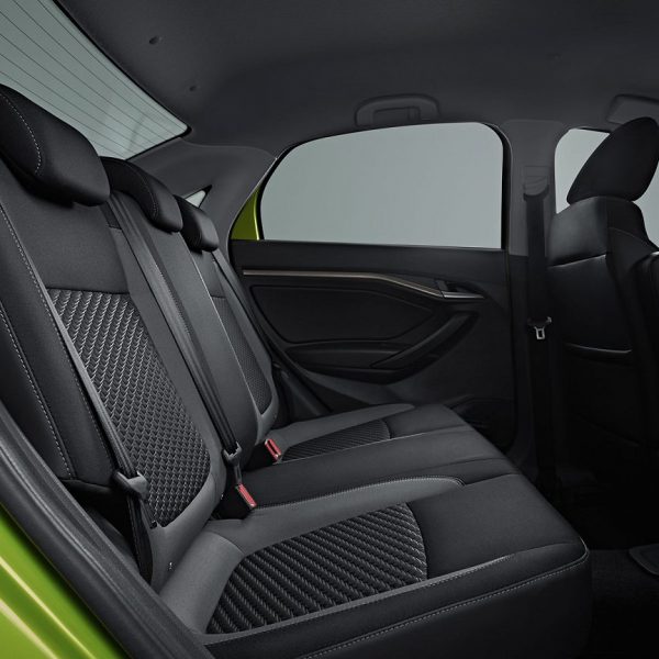 1447323811 lada vesta lime interior 061 600x600