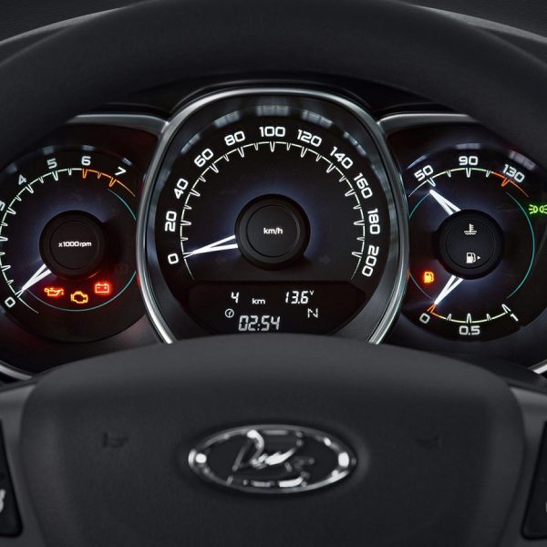1447323870 lada vesta lime interior 008 600x600