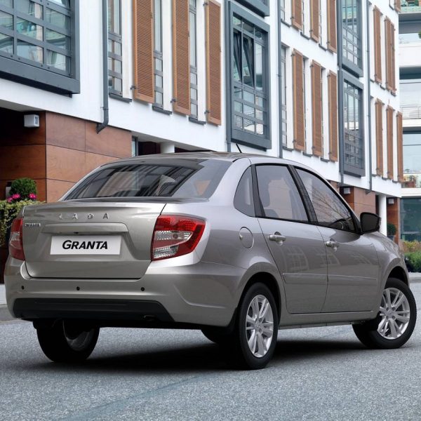 1535539472 03 new lada granta se background 600x600